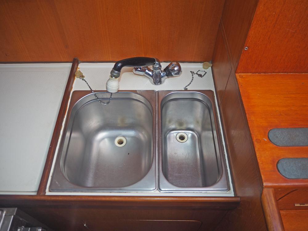 Salon, Accommodatie